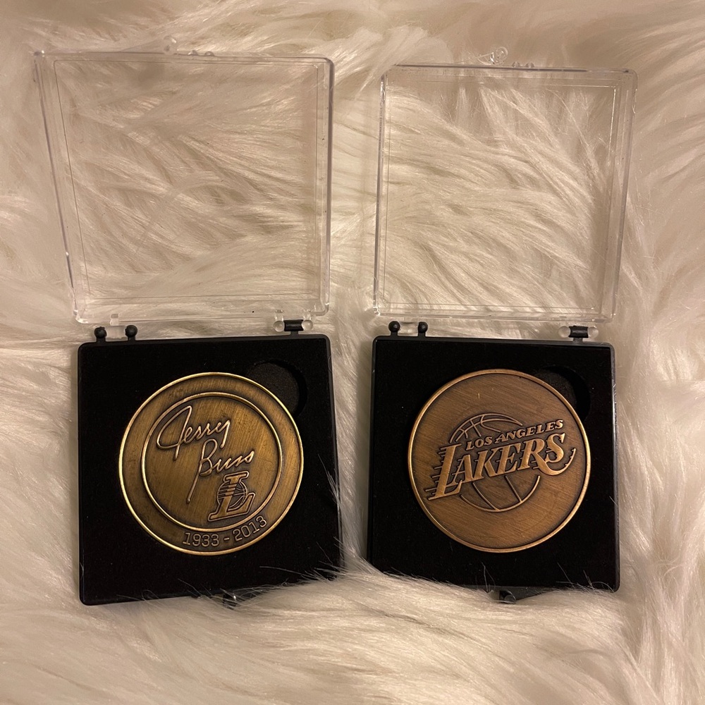 Los Angeles Lakers, Jerry Buss Collectible Medallion